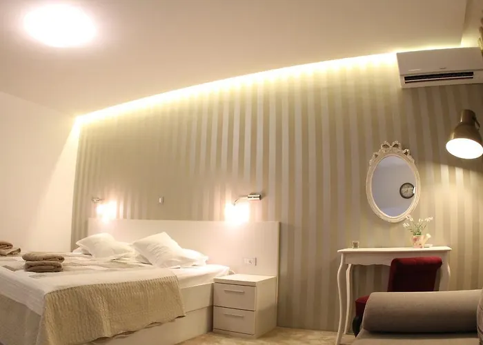 Studio Apartments Mirakul